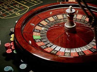 roulette-wheel-casino-chips-gambling