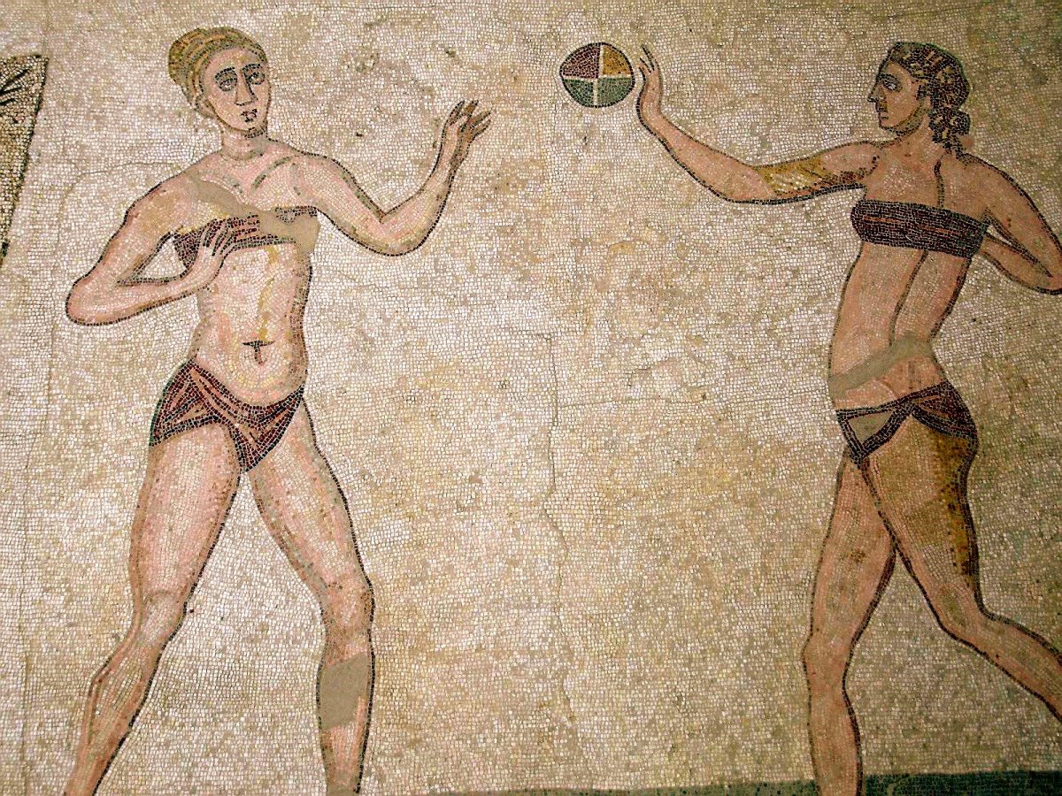 its-believed-that-the-greco-roman-world-had-bikinis-due-to-statues-and-mosaics-discovered-in-sicily-that-date-to-286-305-ad-the-images-show-women-playing-sports-in-two-piece-outfits